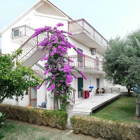 Apartman Ivanelo Apartment